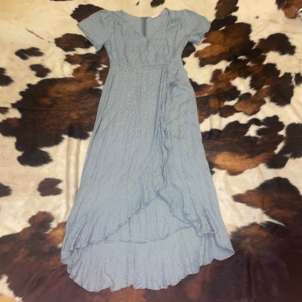 medium illa illa blue leopard textured slit dress